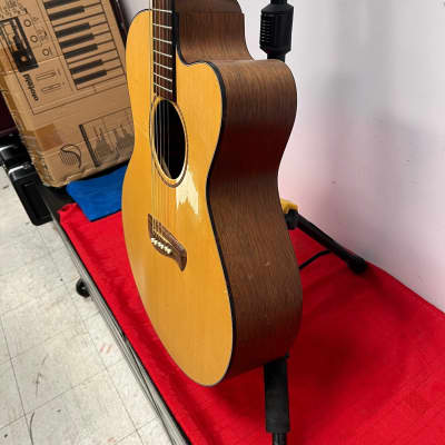 Tacoma EM9CE2 Mini Jumbo Acoustic Electric Guitar Made in the USA image 11