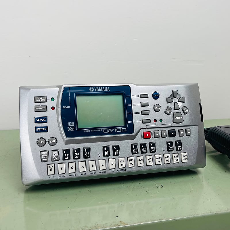 Yamaha QY-100 Music Sequencer