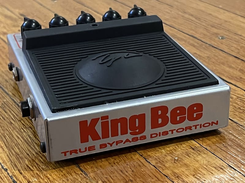 George Dennis King Bee Distortion Bonus Pedals Included | Reverb