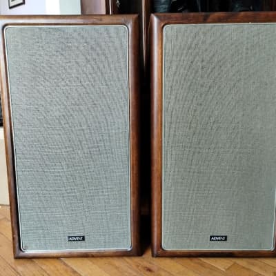 Advent 5012-W speakers in very good condition - 1980's image 2