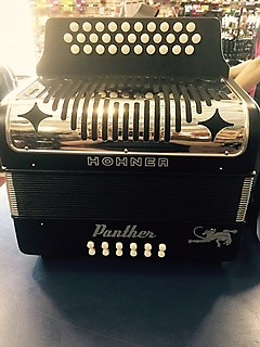 Used hohner panther accordion for sale deals