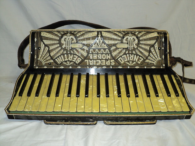 Vintage Enrico Bertini Special Model Accordion 41 120