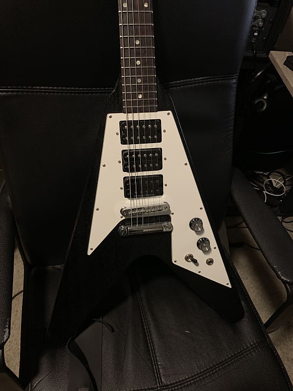 Gibson Flying V Faded 3 Pickup Electric Guitar 2008 Black