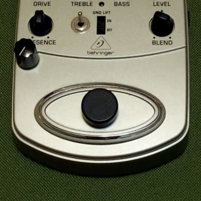 BehringerBDI21 V-Tone Bass Driver DI Pedal | Reverb