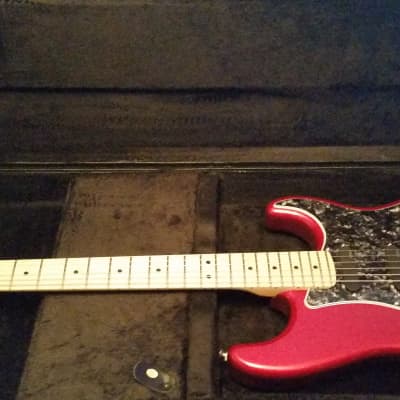 Fender American Special Stratocaster with Maple Fretboard  Candy Apple Red image 3
