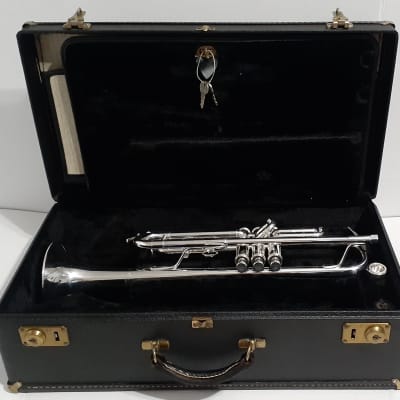 Getzen Eterna Severinsen Model Silver Bb Trumpet, Bach3C,  and  case 1964-1967 Silver Plate image 3