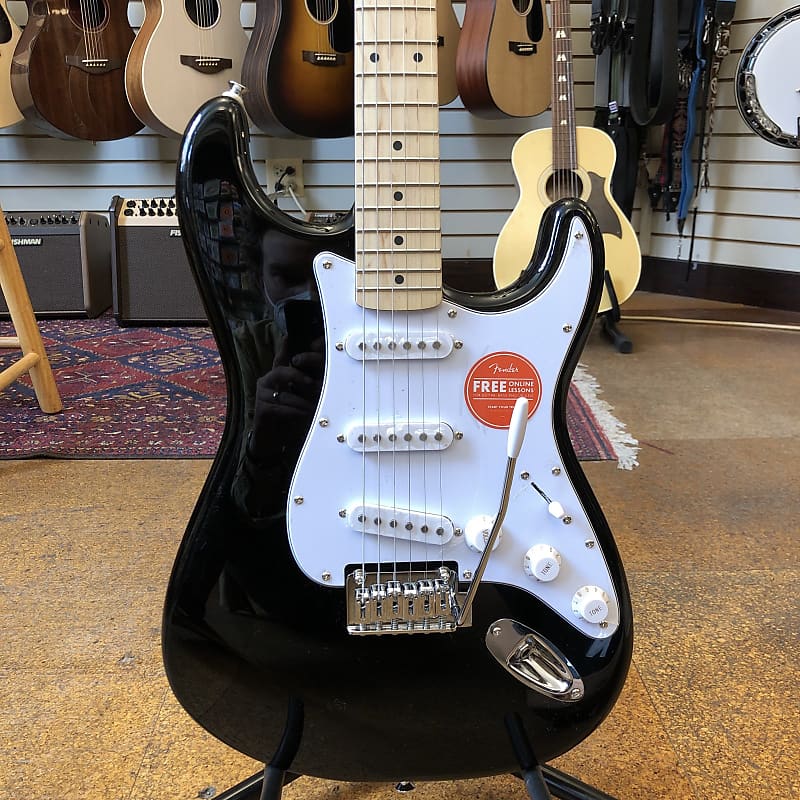 Squier Affinity Series Stratocaster Black w/Maple Fingerboard | Reverb