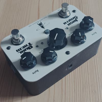 J. Rockett Josh Smith Dual Tremolo/Boost 2010s - white image 2