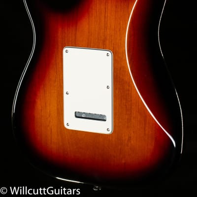 Fender Player Stratocaster HSS, Pau Ferro Fingerboard, 3-Color Sunburst (662) image 2