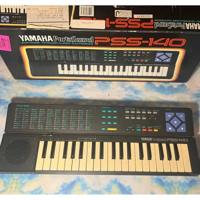 Retro Yamaha PortaSound PSS-140 Electronic Keyboard Synthesizer  1988
