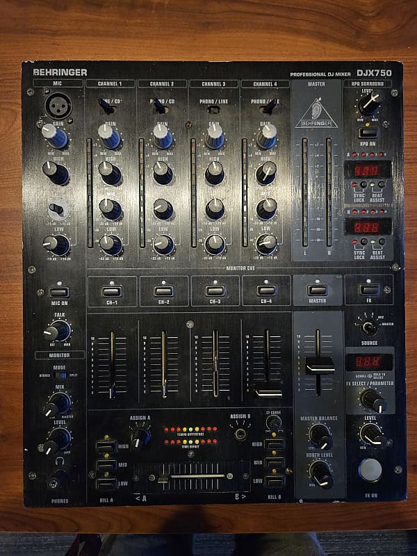 Behringer Pro Mixer DJX750 4-Channel DJ Mixer with Effects and BPM Counter