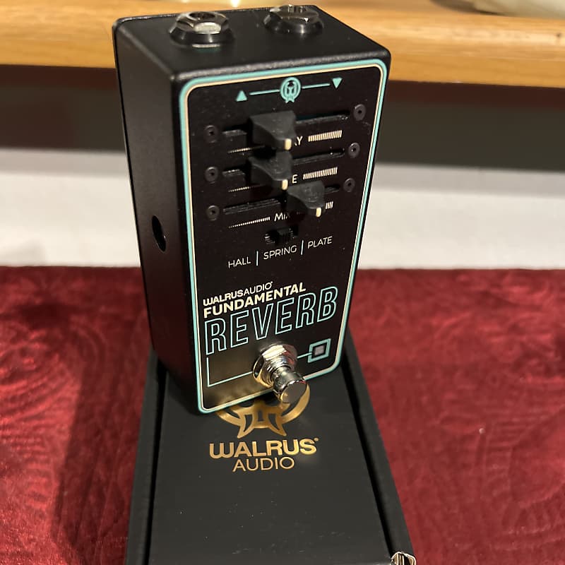 Walrus Audio Fundamental Reverb