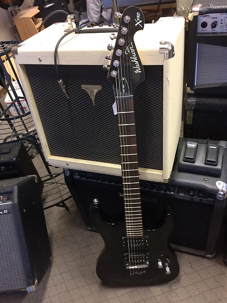 Washburn AON X PRO STRING THRU BODY Gloss black