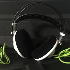 AKG Q701WHIT Signature Series Quincy Jones Over-Ear Headphones