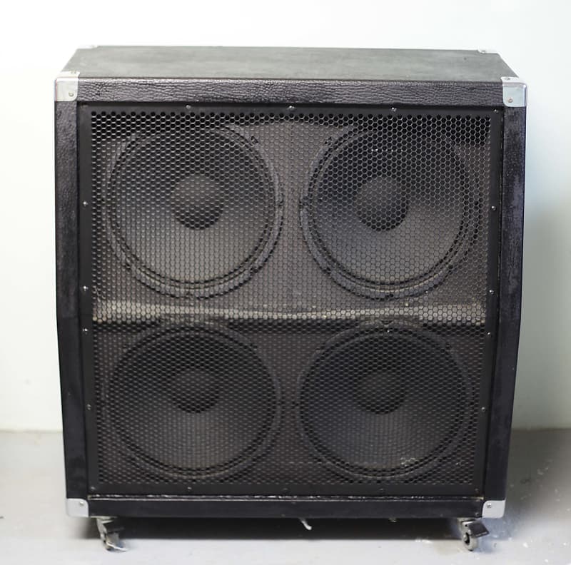 Behringer BG412S Ultrastack 400 Watt 4x12 Stereo Surround Reverb
