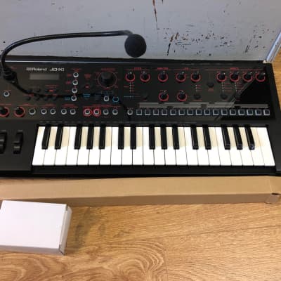 Roland JD-Xi Interactive Analog/Digital Crossover Synthesizer