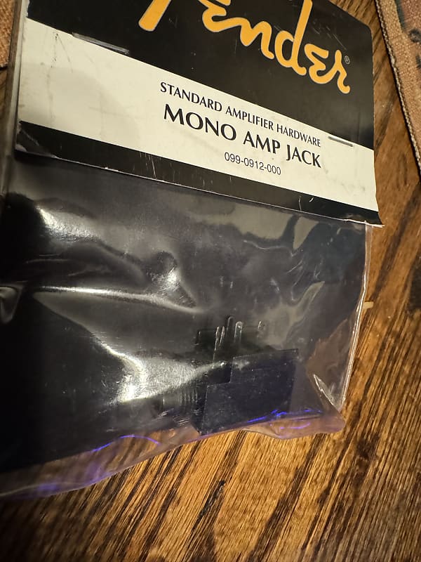 Fender 099-0912-000 1/4" Mono Amp Jack 2010s - Black image 1