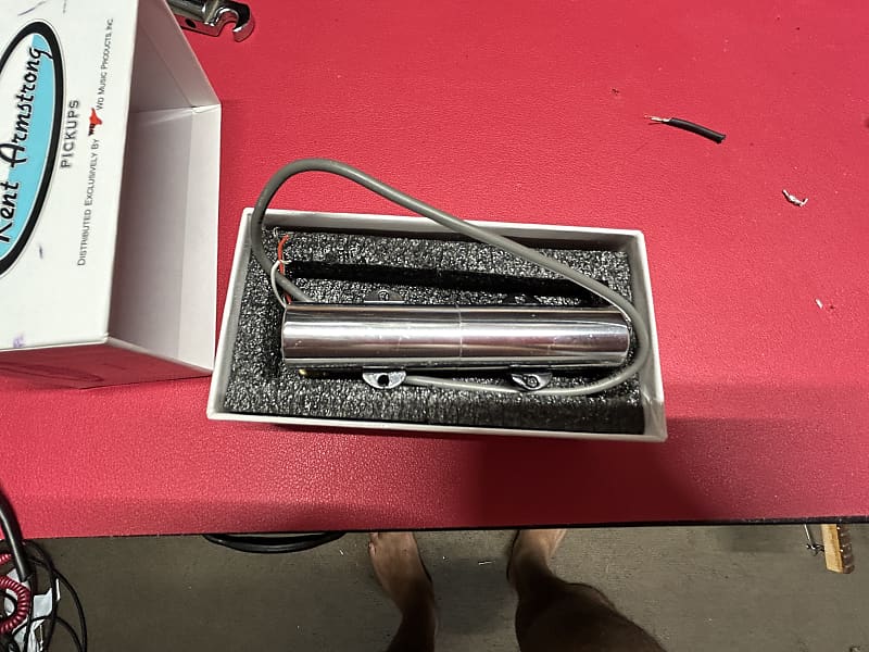 Kent Armstrong Lipstick Tube Jazz 2020's Chrome Reverb