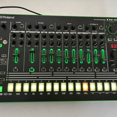 Roland AIRA TR-8 Rhythm Performer Drum Machine 2014 - Present - Black