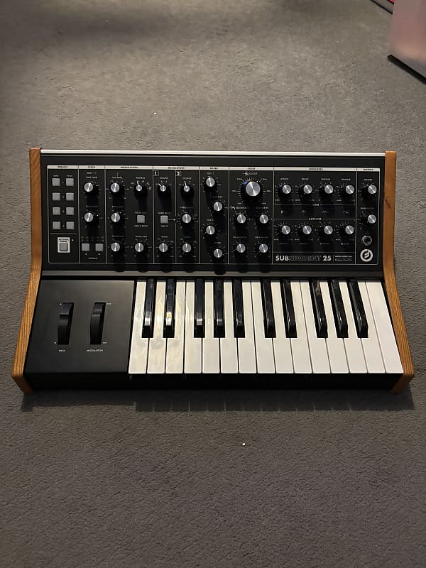 Moog Subsequent 25 Analog Synth | Reverb UK