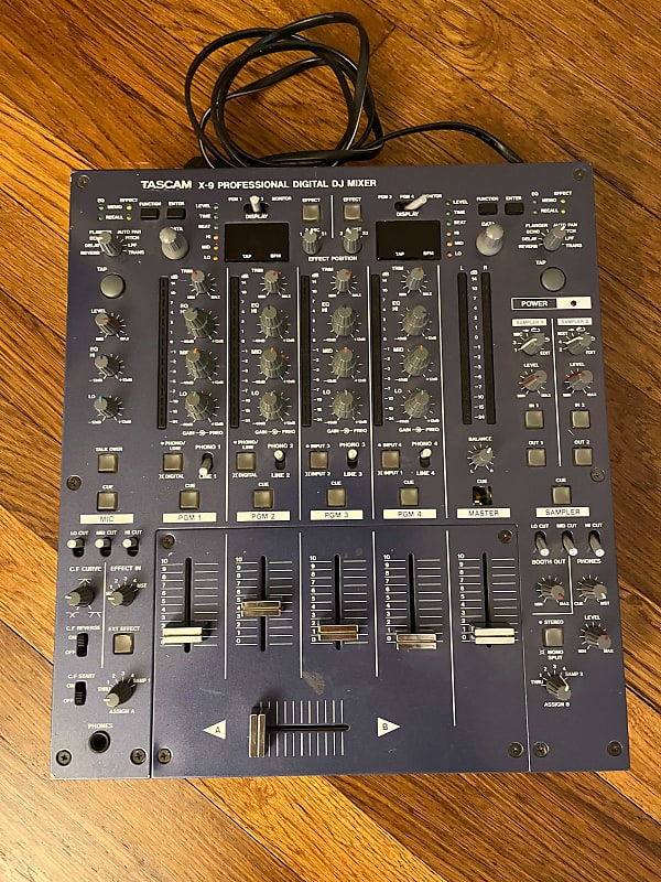 TASCAM X-9 DJ MIXER 90s - Blue