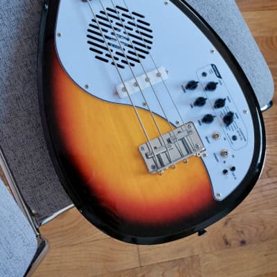 Vox Apache 1 Bass 2010s - Sunburst image 1