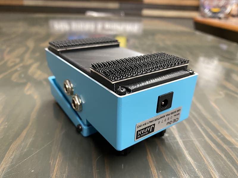 Raised Back Plate for Boss Effect Pedals with 3M Dual Lock Reverb