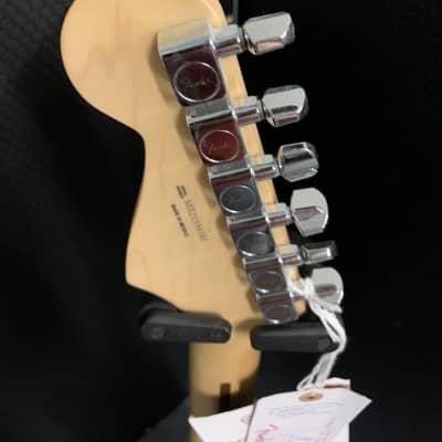 Fender Player Stratocaster - Fiesta Red with Pau Ferro Fingerboard 2021-2022 - Fiesta Red image 7