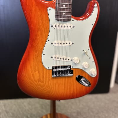 Fender Custom Shop Custom Deluxe Stratocaster | Reverb