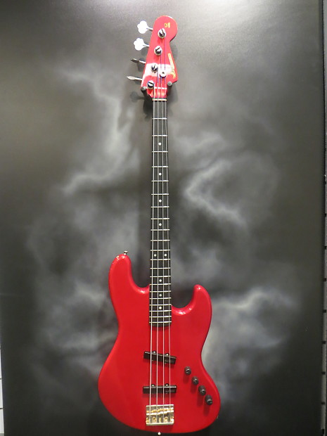 Moon JJ4 4 String Bass Made in Japan With Alembic Pickups Includes Hard Case