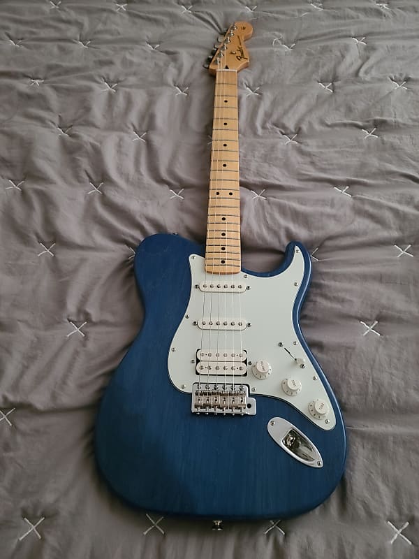 Fender Warmoth Tele Strat adsorbing Hybrid Fender Warmoth Tele Strat adsorbing Hybrid