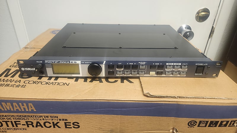 Yamaha Motif Rack ES Rack Synthesizer Synth w Original Box
