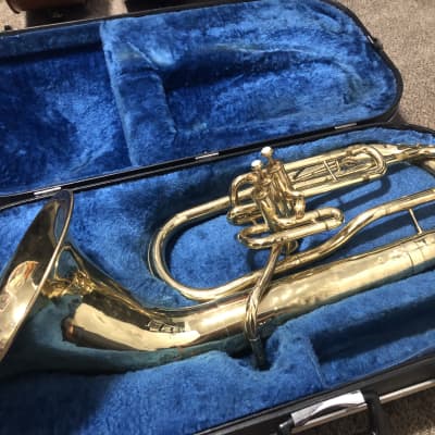 Yamaha YEP-211 Brass Baritone Horn (Euphonium) w/Case and 