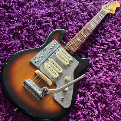 Guyatone LG23R electric guitar with Built in Drum machine | Reverb Australia