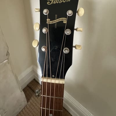 Gibson J-45 True Vintage VOS 2008 - Sunburst VOS (1 of 167) image 4