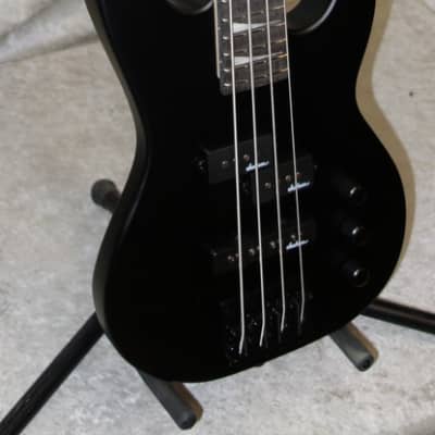 Jackson JS Series Concert Bass Minion JS1X black image 3