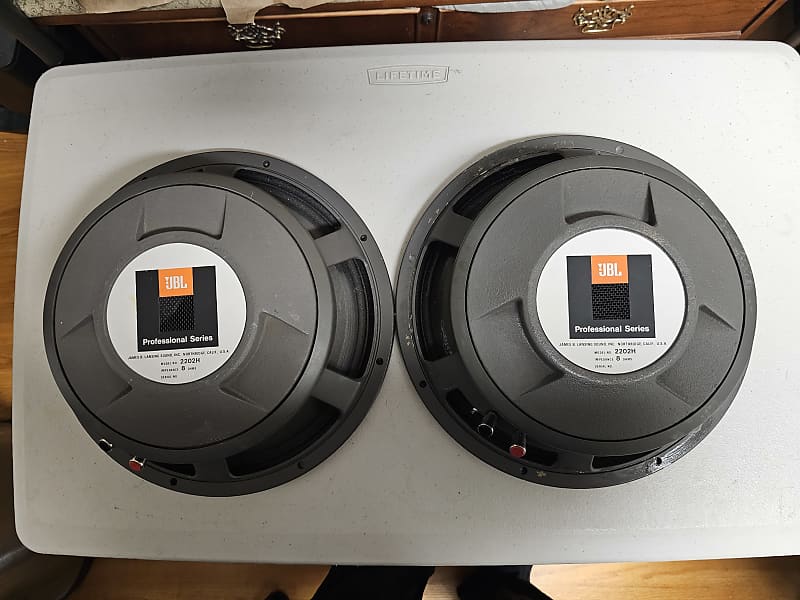 JBL 2202H 300watt (2 Speakers)