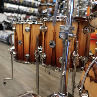 DW Collector's Series Exotic Standard Maple 6-Piece Shell Pack 8/10/12/14/16/22 (Natural To Burnt Toast Fade over African Chen Chen w/ Nickel Hardware) image 7