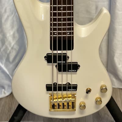 Samick Artist Series 5 String Bass- White with Gold Hardware for sale