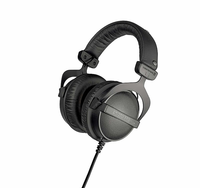  beyerdynamic DT 770 PRO 250 Ohm Over-Ear Studio Headphones in  Black. Closed Construction, Wired for Studio use, Ideal for Mixing in The  Studio : Musical Instruments