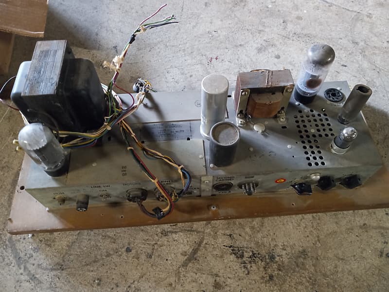 Wurlitzer TUBE Amp VOLUME/BASS/TREBLE CONTROLS 420a. Reverb