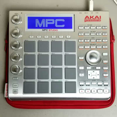 Akai MPC Studio USB Pad Controller (silver) w/Case - Open to OFFERS! image 4
