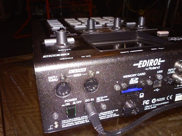 EDIROL ROLAND P-10 ビジュアルサンプラー　値下げしました EDIROL ROLAND P-10 ビジュアルサンプラー VJ機材 エディロール