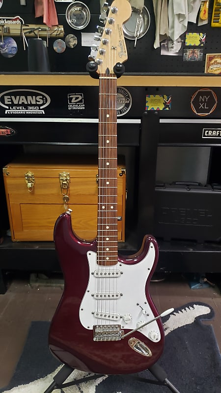 Fender stratocaster on sale dark red