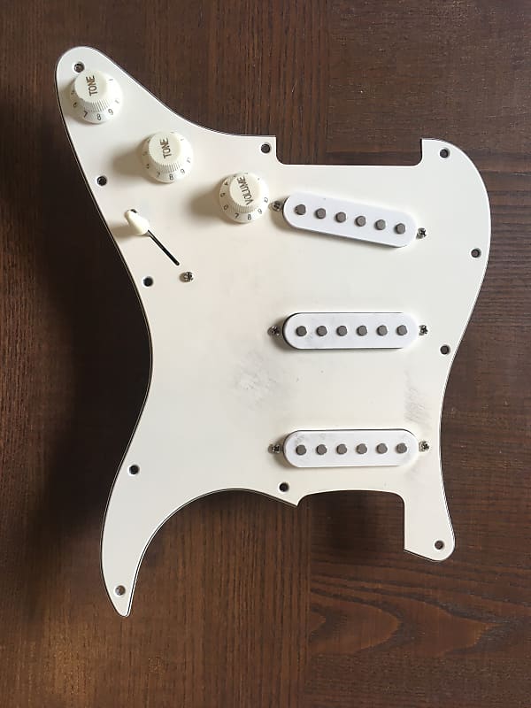 Squier Stratocaster Loaded Pickguard Pickups SSS White image 1