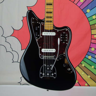Fender VINTERA® II '70S JAGUAR® Electric Guitar, Deluxe gig bag image 2