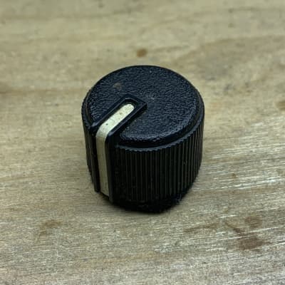 Lab Series  L5 Amplifier knobs 70’s Black image 6
