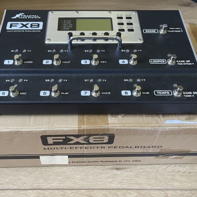 Fractal Audio FX8 Multi-Effects Pedalboard | Reverb Canada