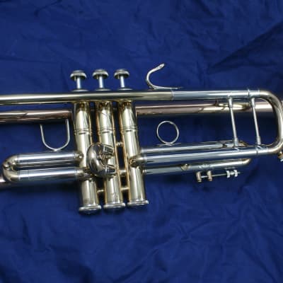 Bach 180S37 Stradivarius Bb Trumpet with Gold Brass Bell