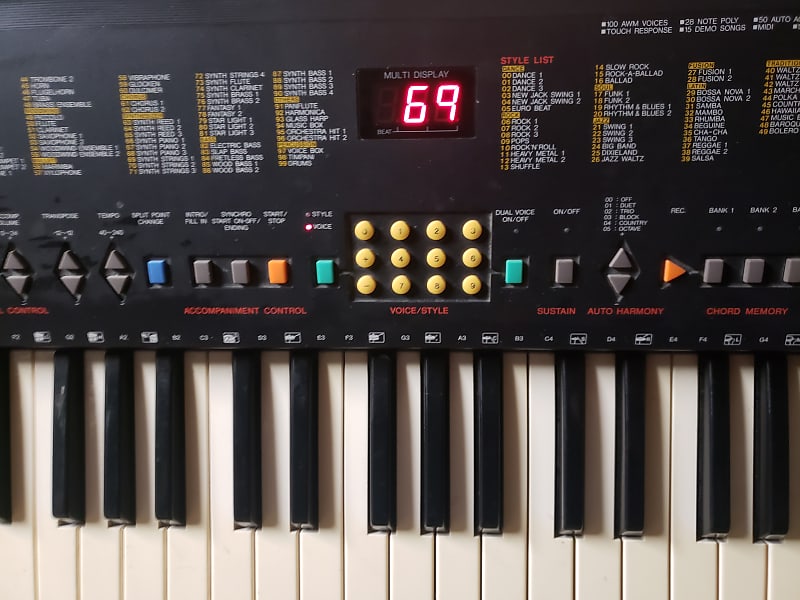 Vintage Yamaha PSR-83 Electric Keyboard w/Velocity Sensitive